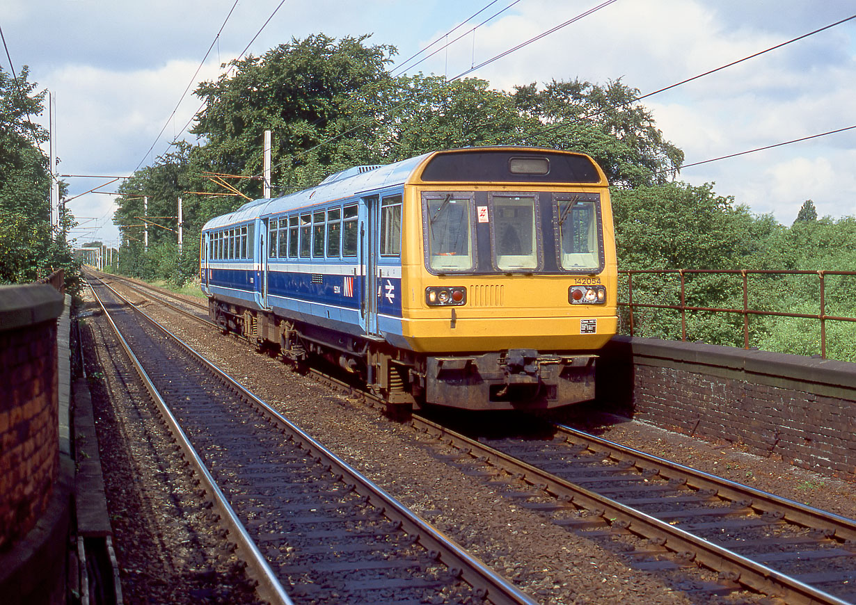 142054 Newton-le-Willows 28 July 1992