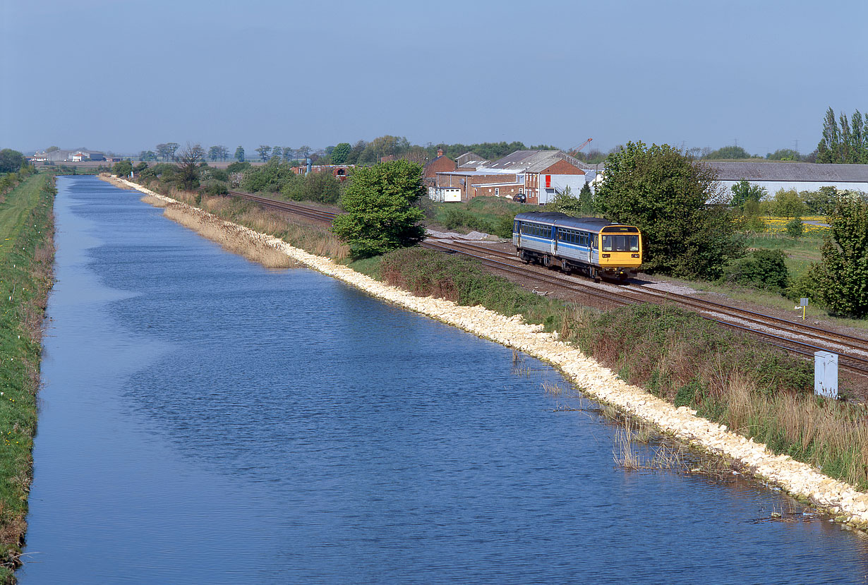 142078 Crowle 1 May 1999