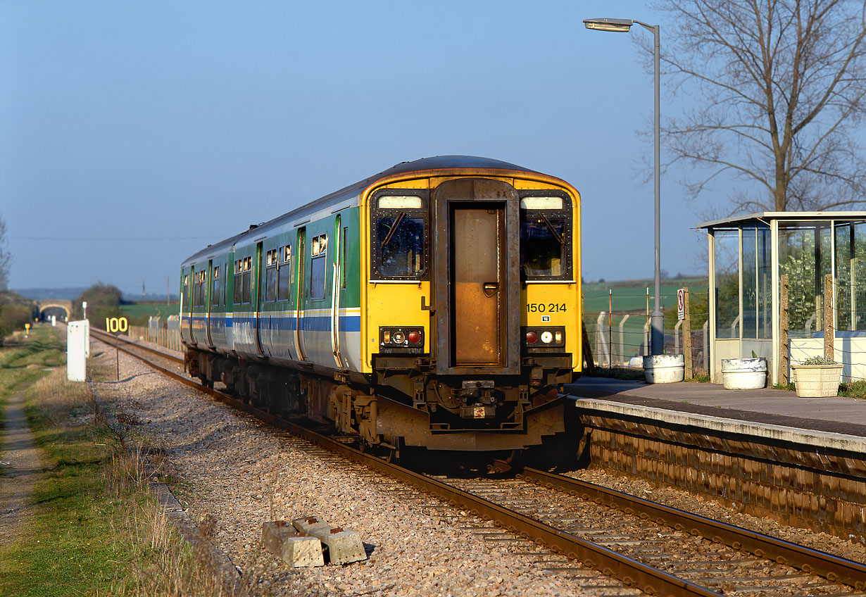 150214 Ascott-under-Wychwood 11 April 1995