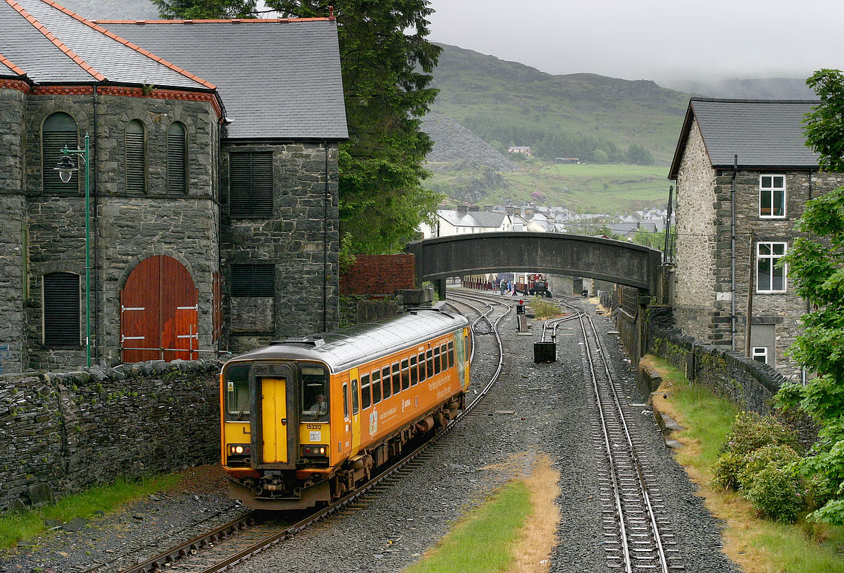 153312 Blaenau Ffestiniog 4 June 2005