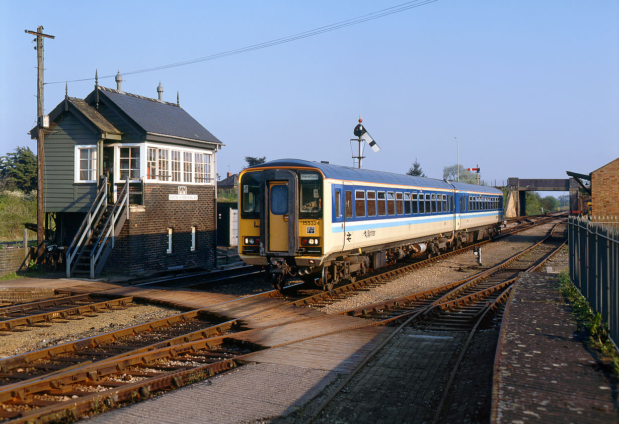 155324 Moreton-in-Marsh 24 April 1988