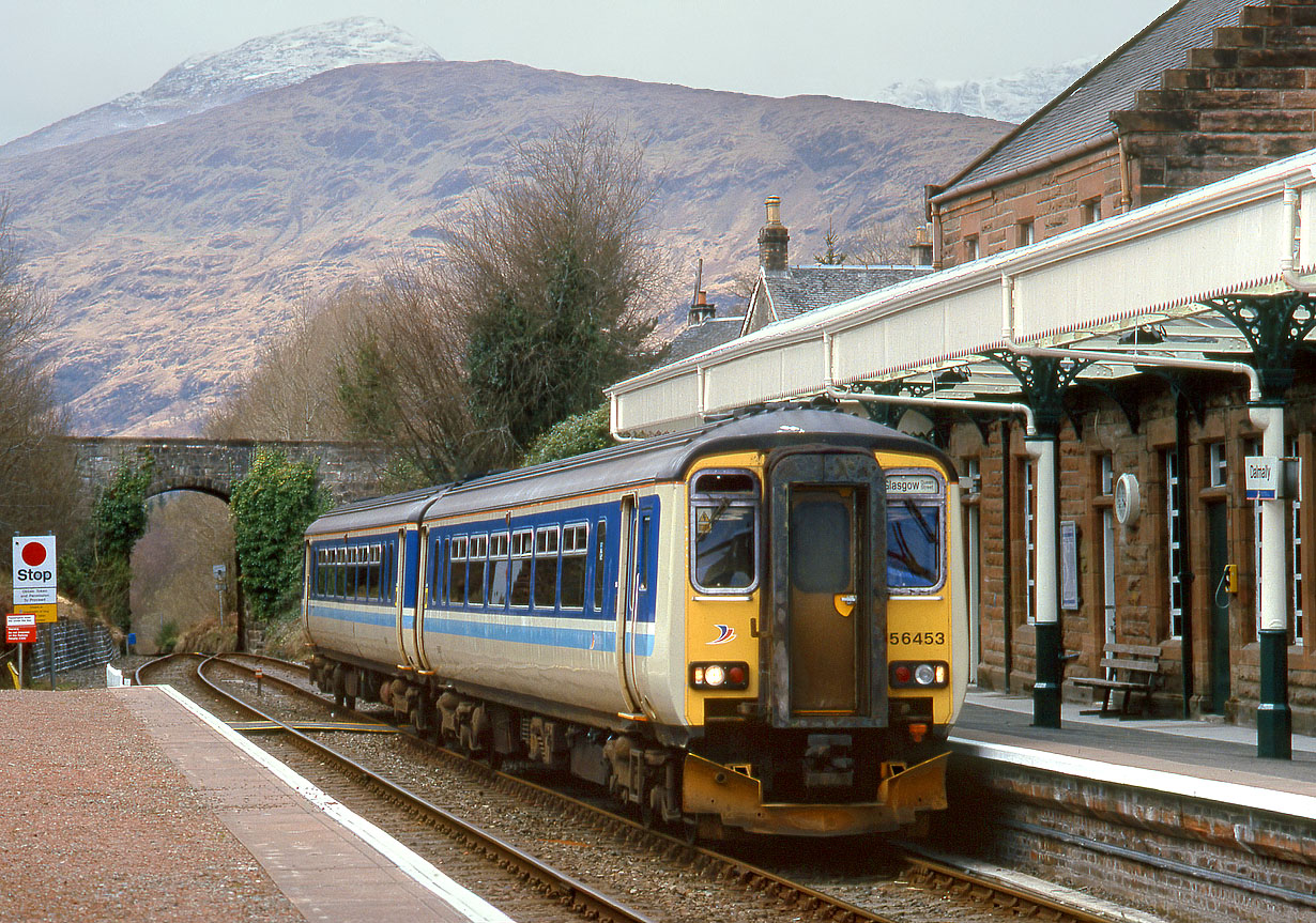 156453 Dalmally 11 April 2000