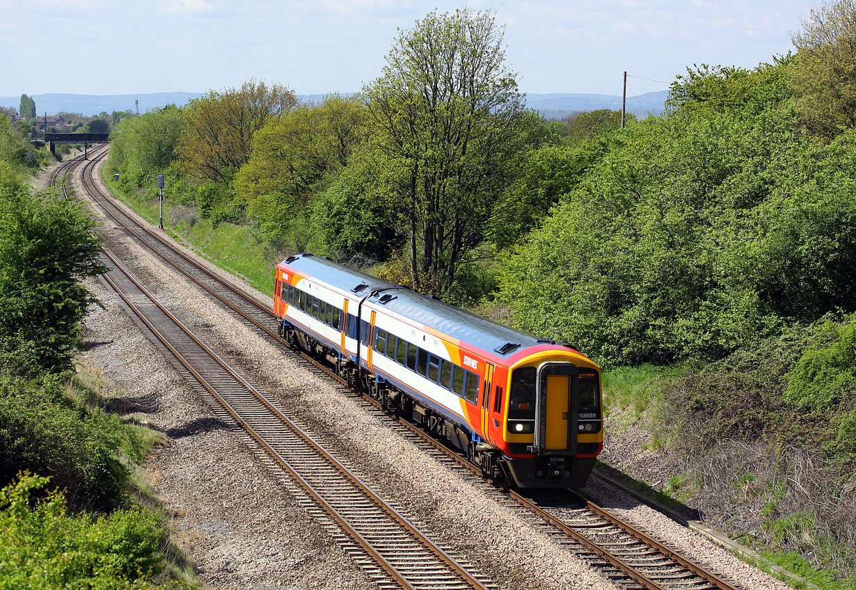 158889 Up Hatherley 4 May 2010