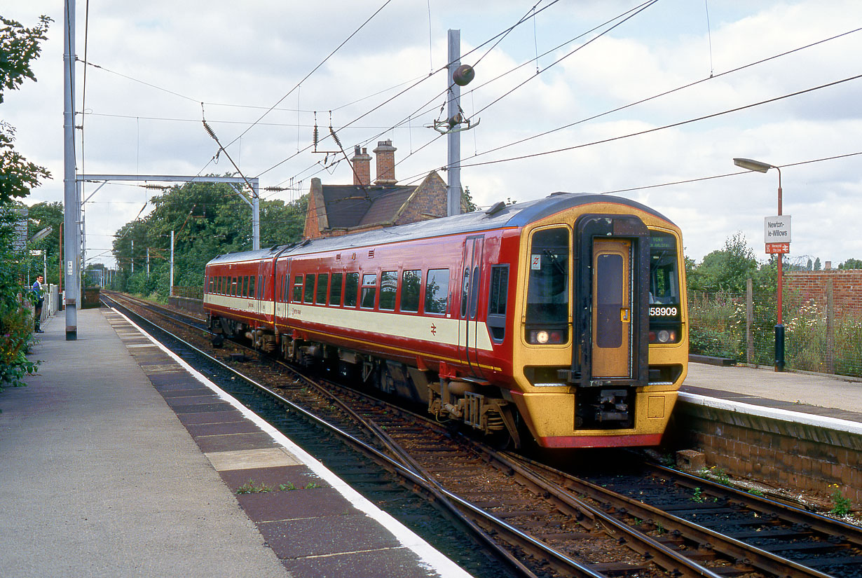 158909 Newton-le-Willows 28 July 1992