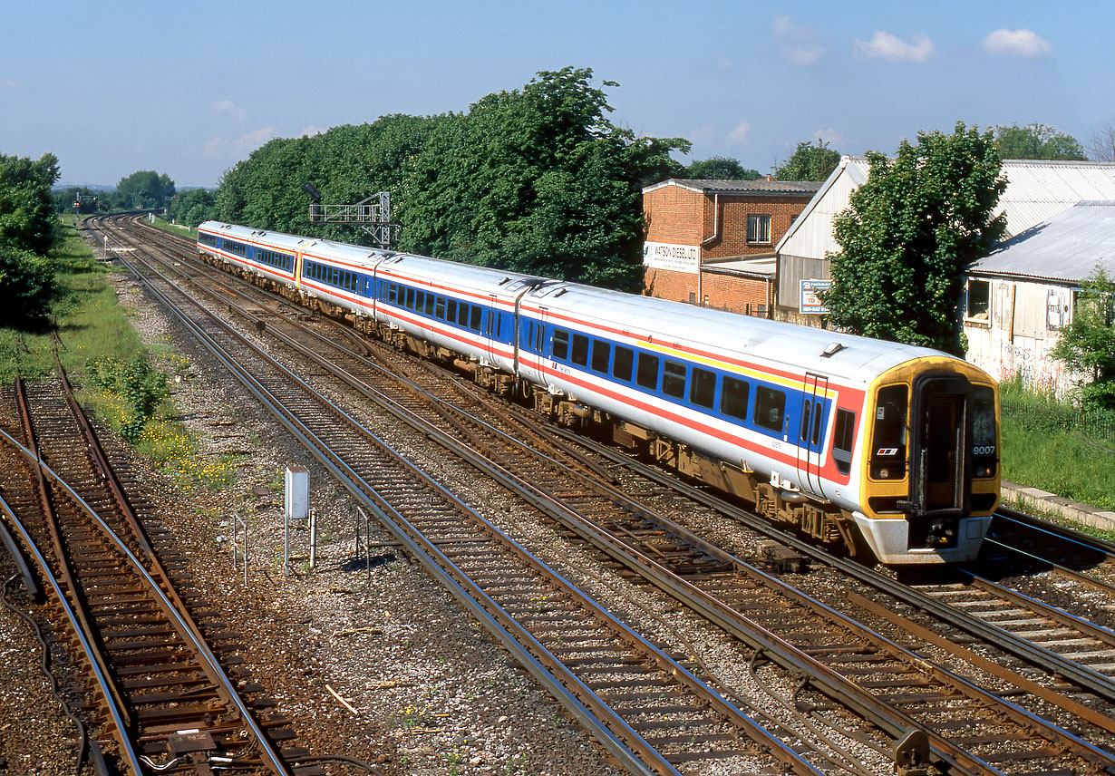 159007 & 159018 Wimbledon 29 May 1994