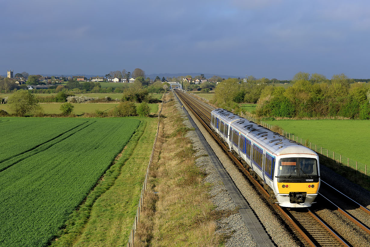 165008 & 165018 Islip (Brookfurlong Farm) 25 April 2021