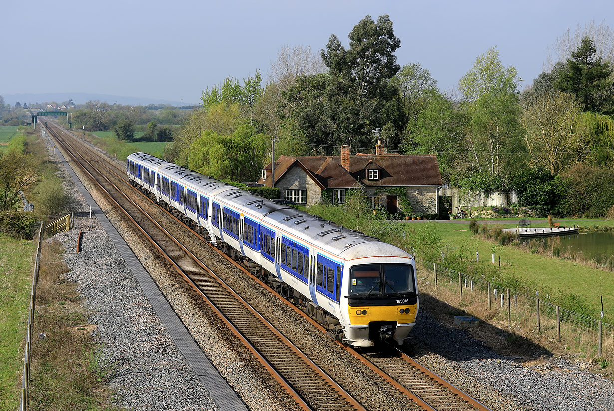 165016, 165011 & 165012 Oddington 16 April 2022