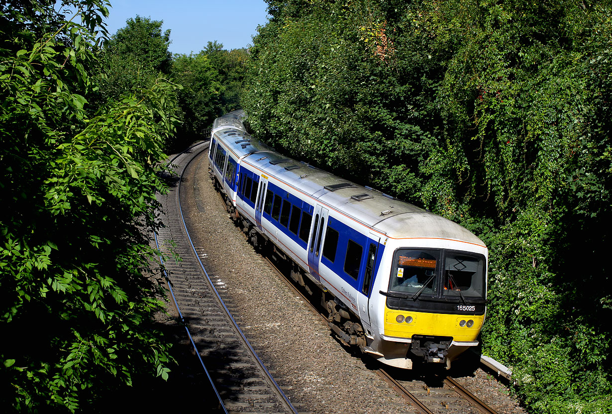 165025 & 165029 High Wycombe 27 August 2017