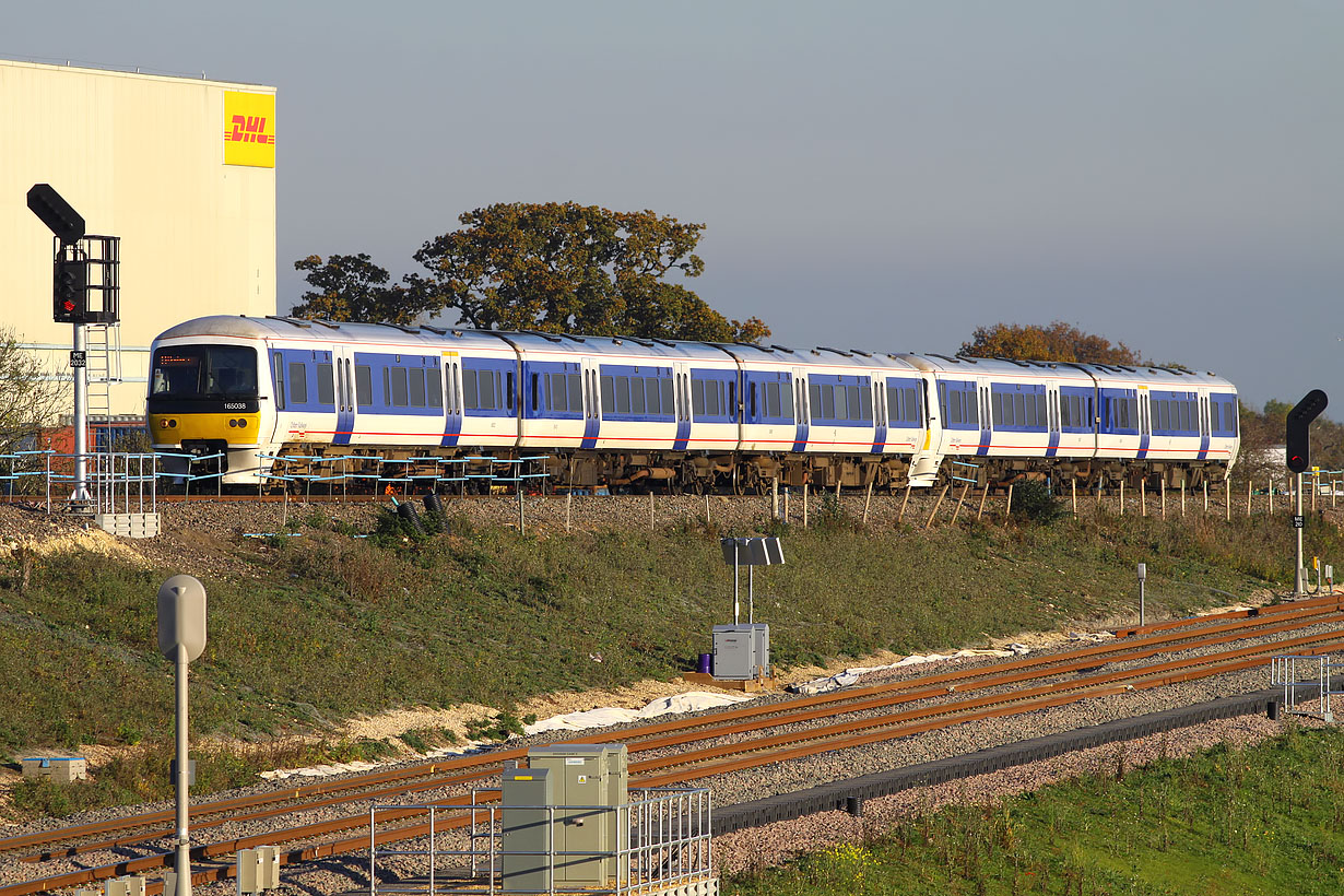 165038 & 165004 Bicester South Junction 1 November 2015