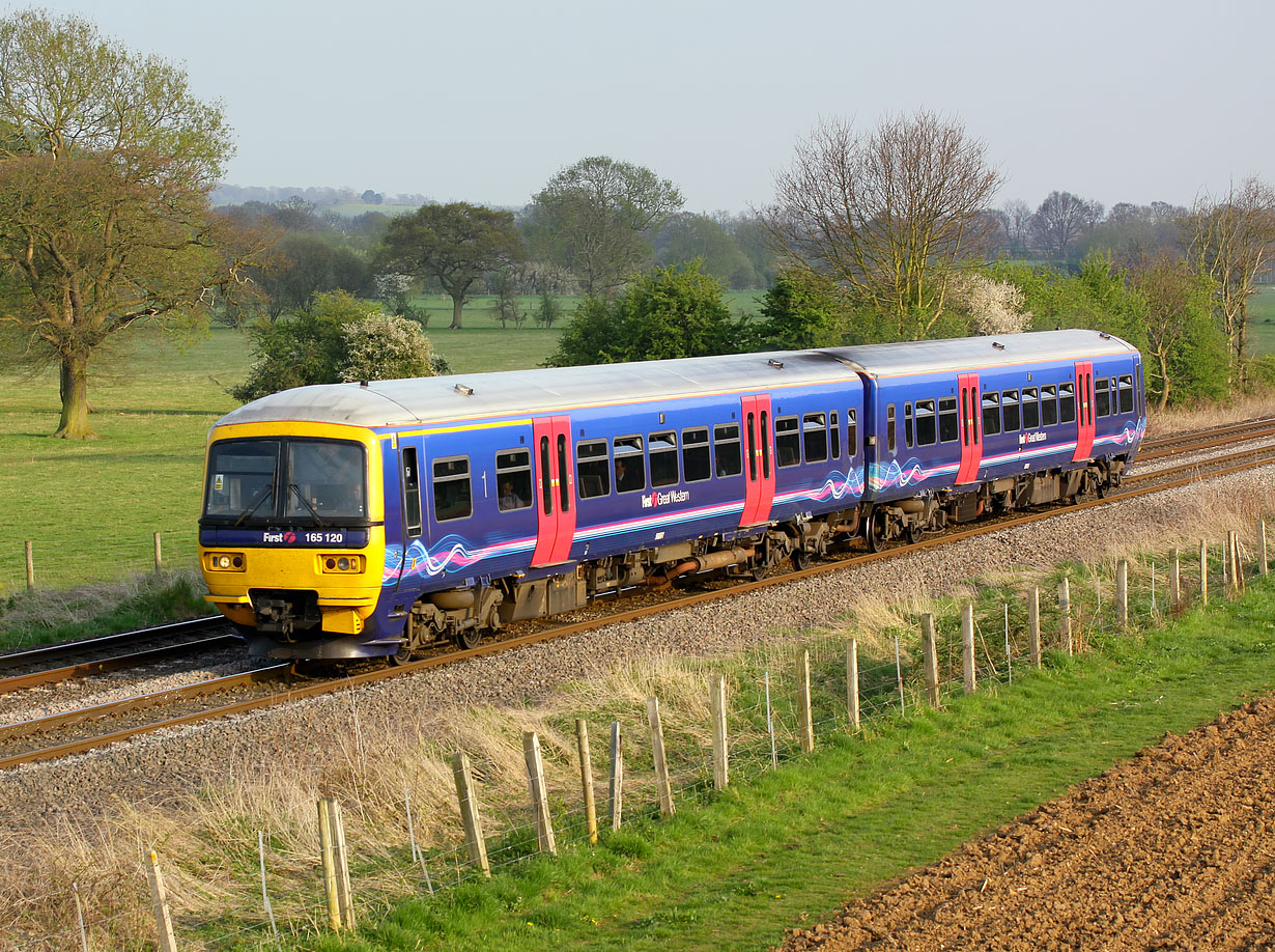 165120 Moreton-in-Marsh (Dunstall Bridge) 20 April 2009