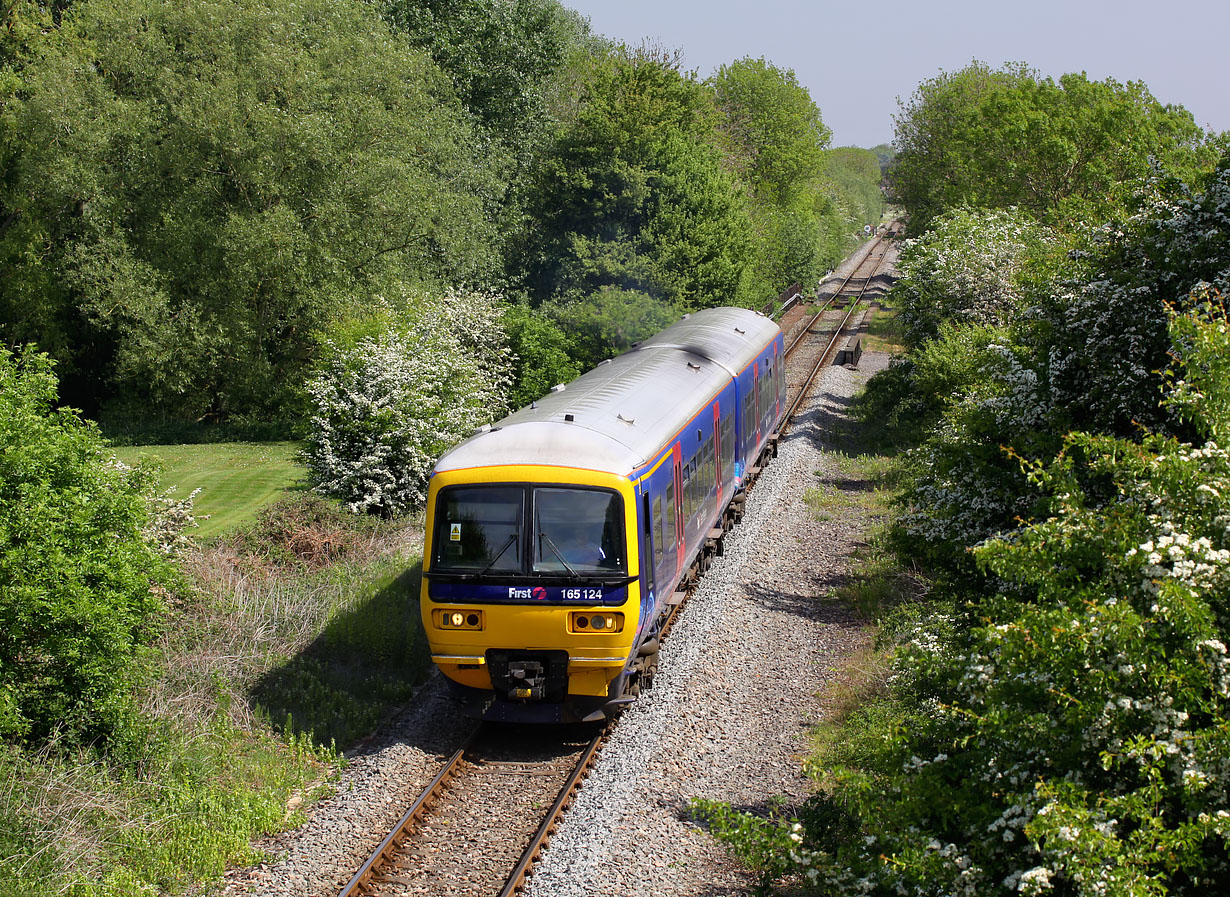 165124 Water Eaton (Northfield Farm) 4 May 2011
