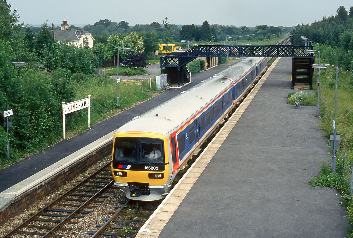 166203 Kingham 13 June 1993