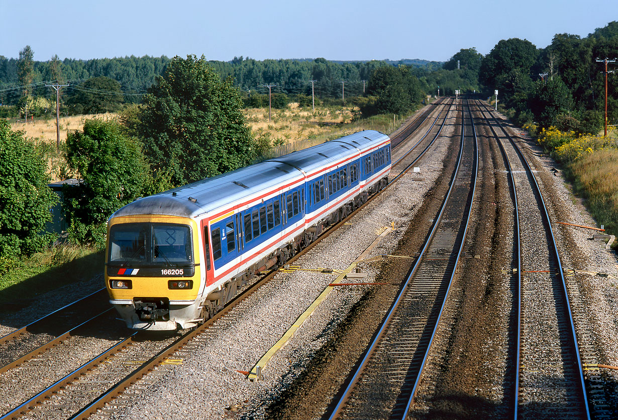 166205 Lower Basildon 26 July 1999