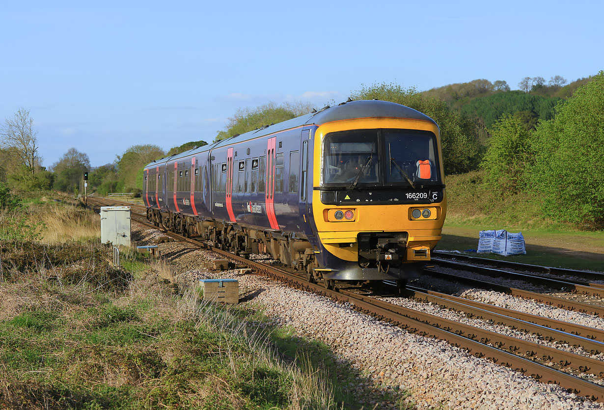 166209 Standish Junction 24 April 2022