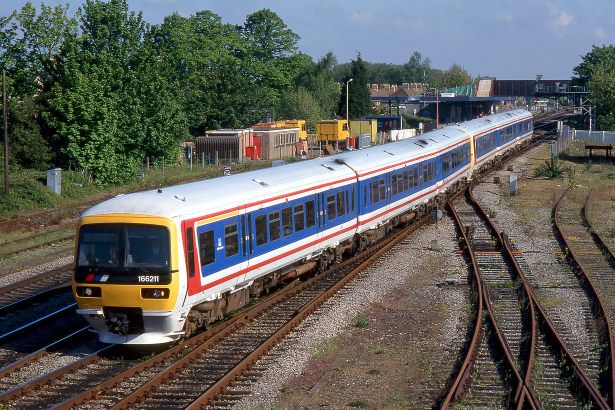 166211 & 166205 Oxford 13 May 1995