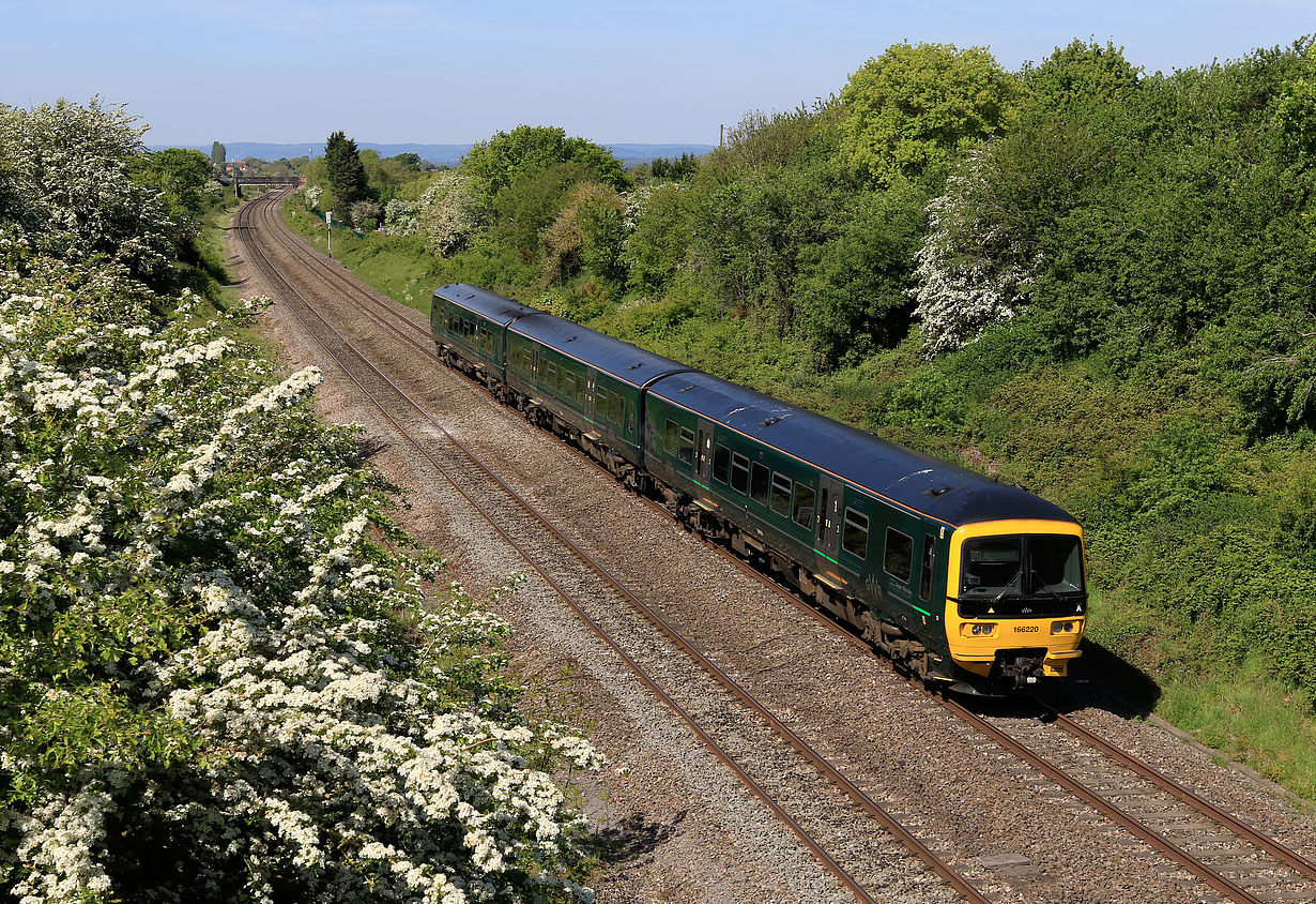 166220 Up Hatherley 13 May 2019