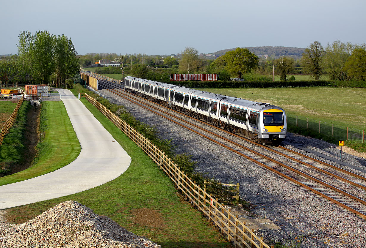 168218 & 168002 Charlton-on-Otmoor 5 May 2016