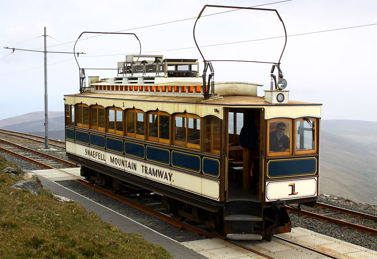 1 Snaefell 10 May 2017