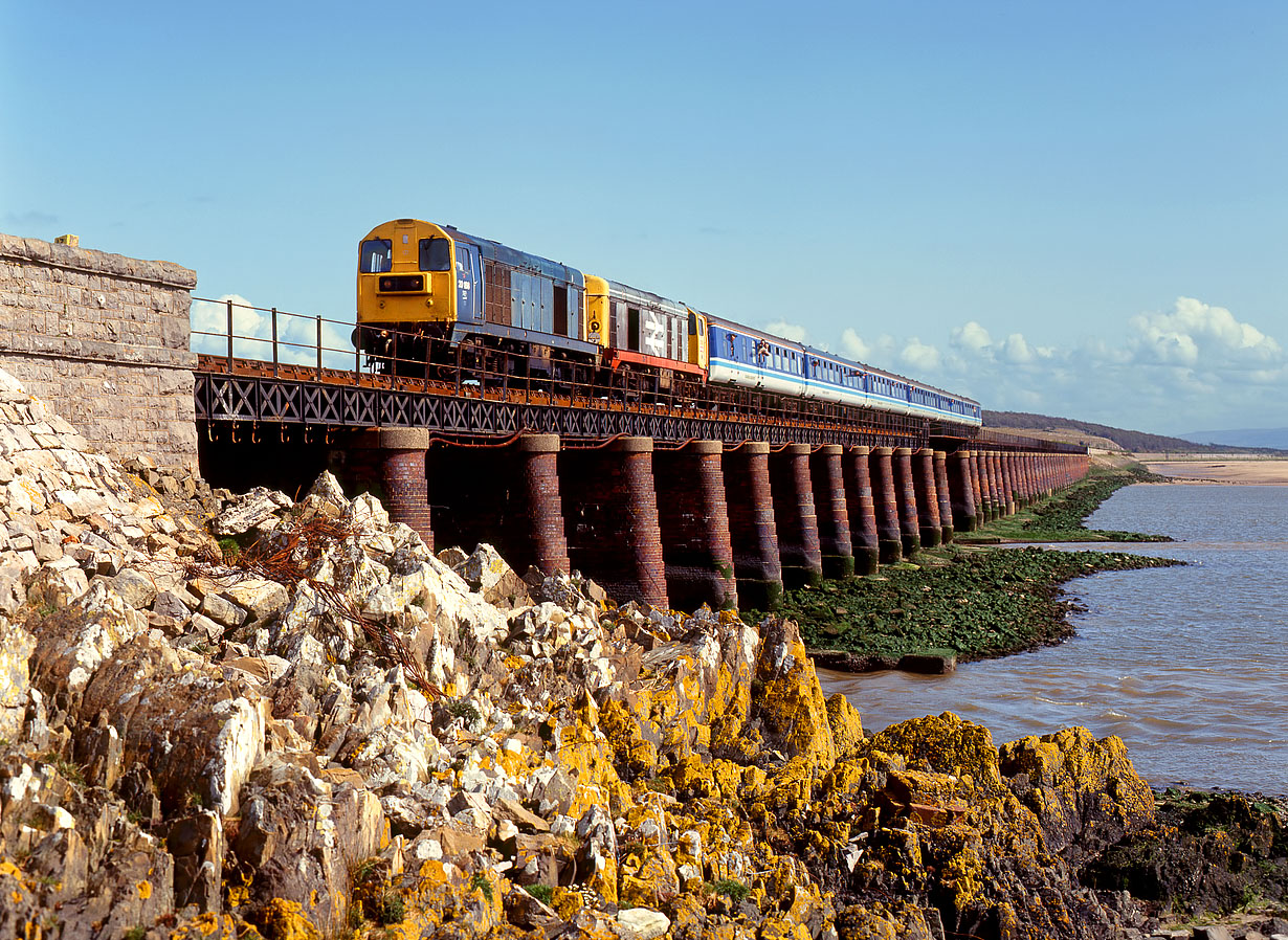 20168 & 20059 Leven Viaduct 25 April 1992