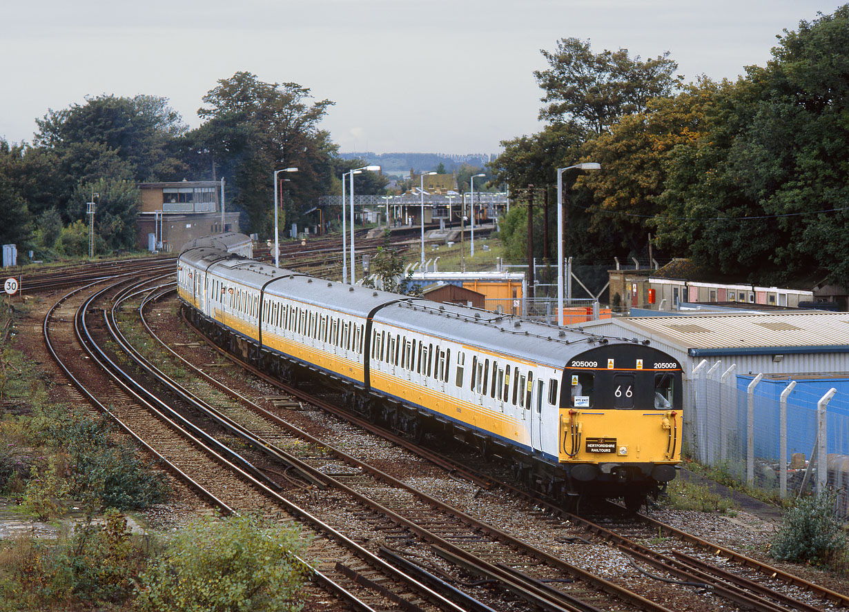 205009 & 205028 Faversham 10 October 1998