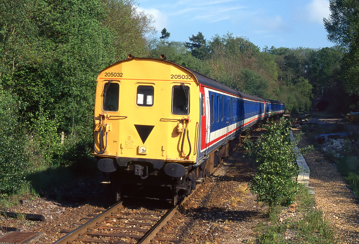 205032 & 205025 Cowden 25 May 1997