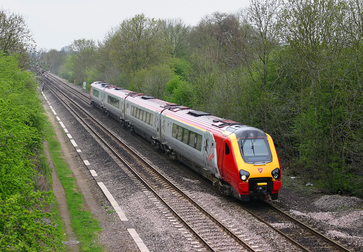 221142 Thrupp 30 April 2006