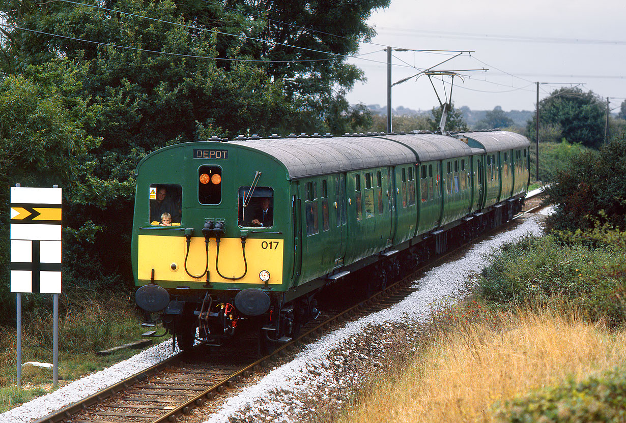 306017 Cressing 4 October 1998