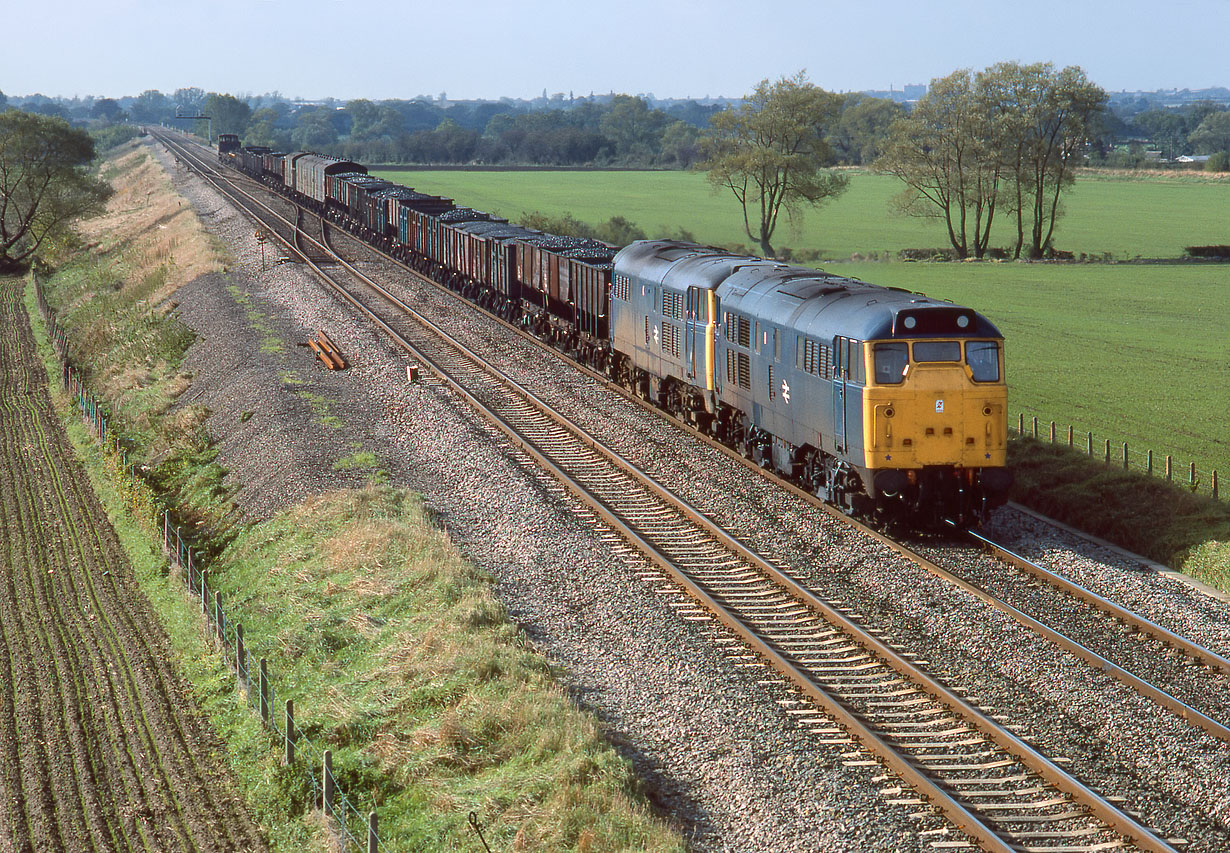 31122 & 31282 Bourton 21 October 1983