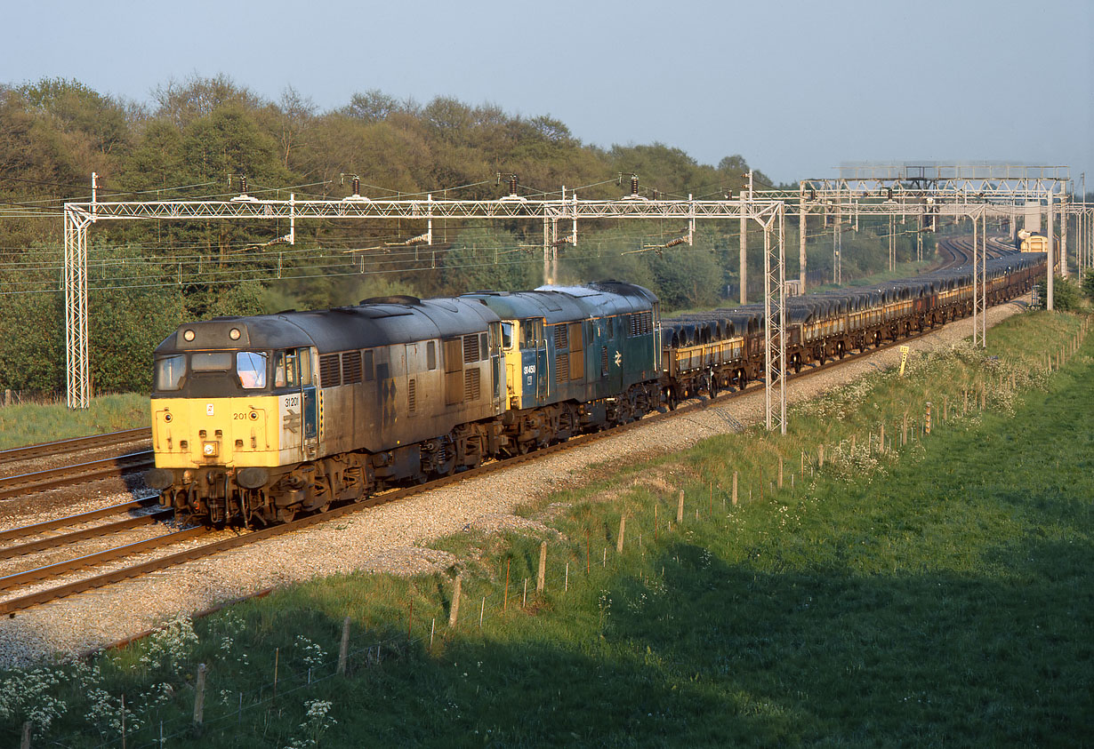 31201 & 31450 Slindon 15 May 1997