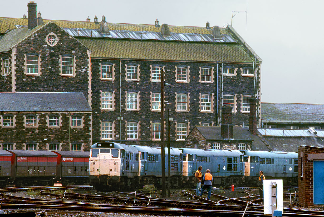 31269, 31194, 31211 & 31265 Swindon 25 October 1982