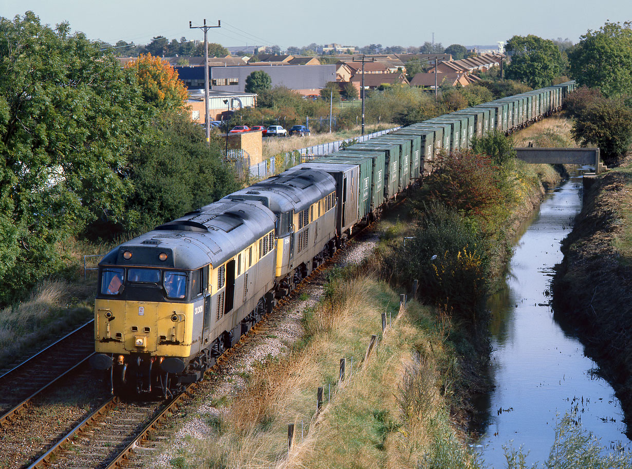 31308 & 31154 Kempston 12 October 1998