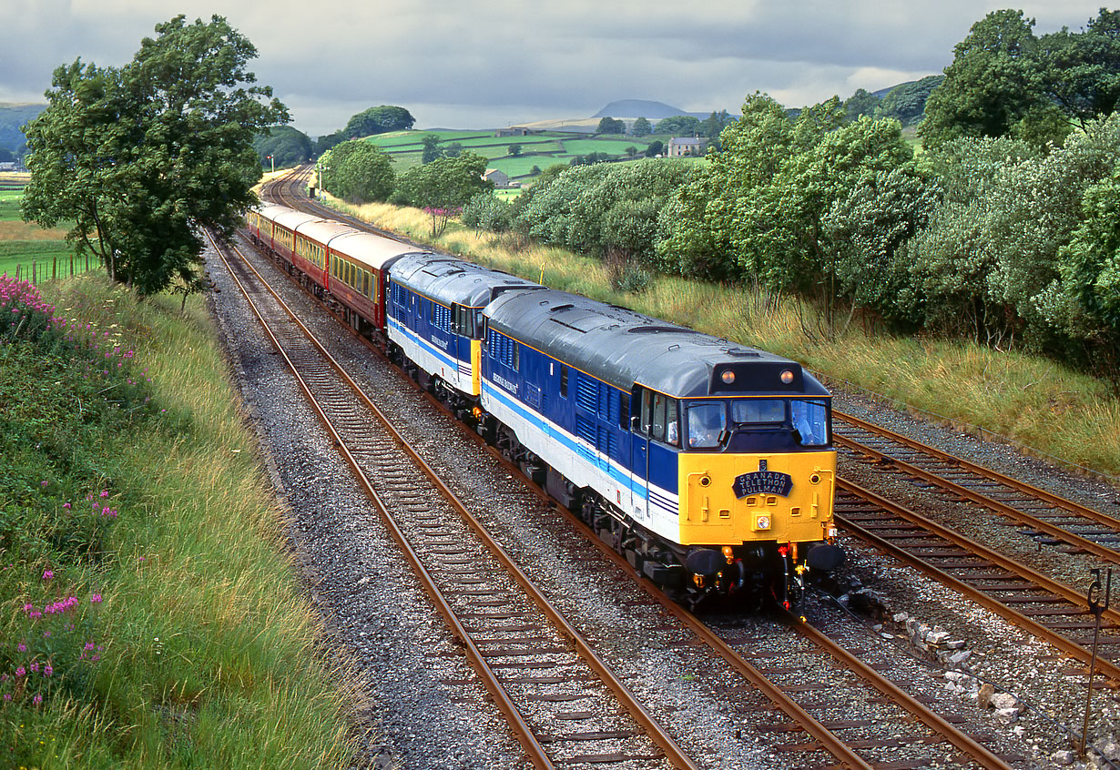 31410 & 31439 Settle Junction 19 July 1992