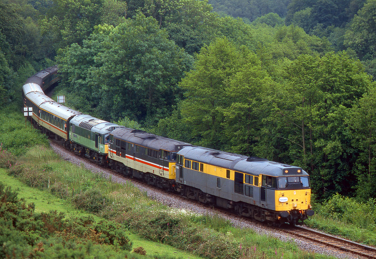 31466, 31420 & D7523 Roebuck Farm 28 June 1997