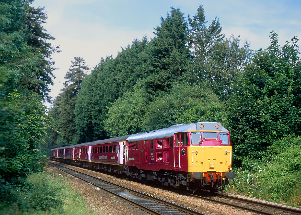 31601 Bradford-on-Avon 14 June 2004