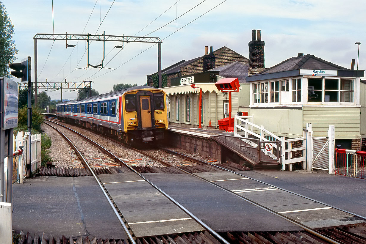 317367 Roydon 2 September 1990