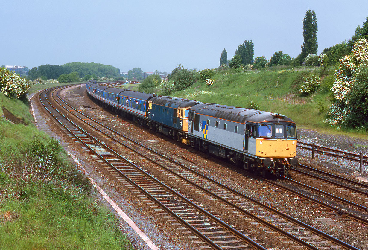 33021 & 33022 Kettering 21 May 1989