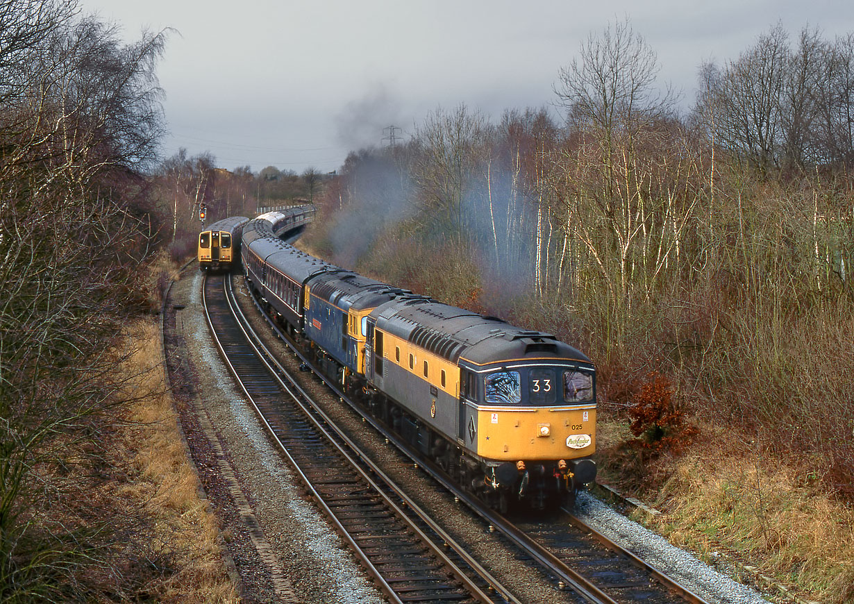 33025 & 33116 Hooton 28 January 1995