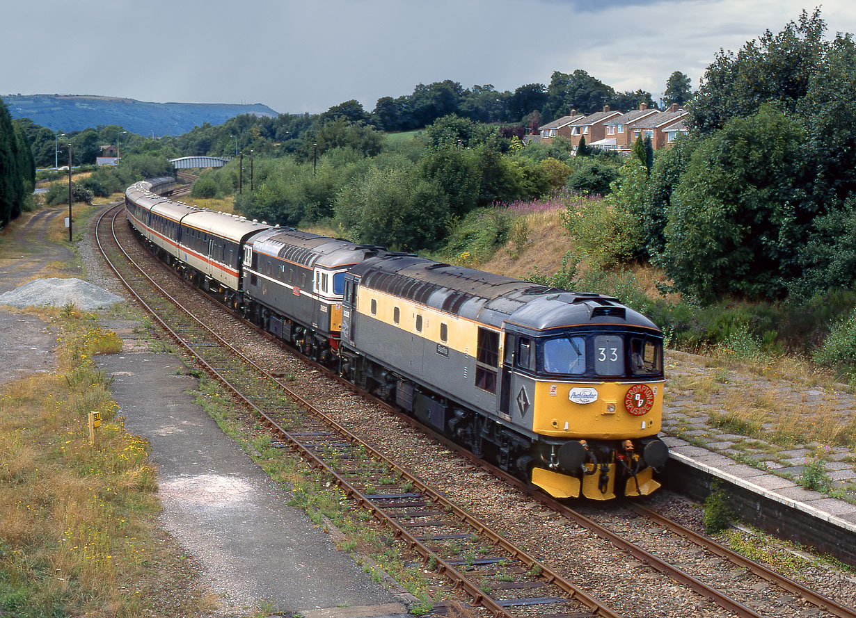 33026 & 33008 Ruabon 30 July 1995