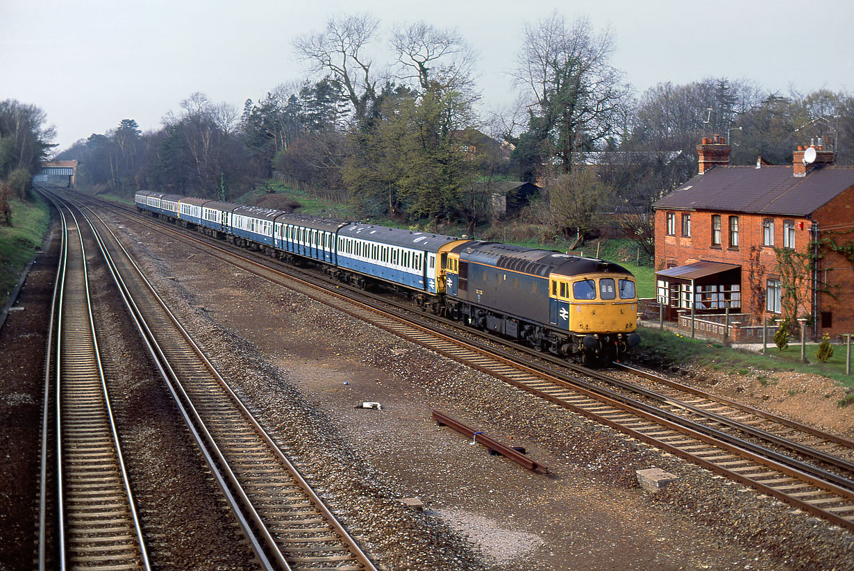 33030 Hook 16 March 1990