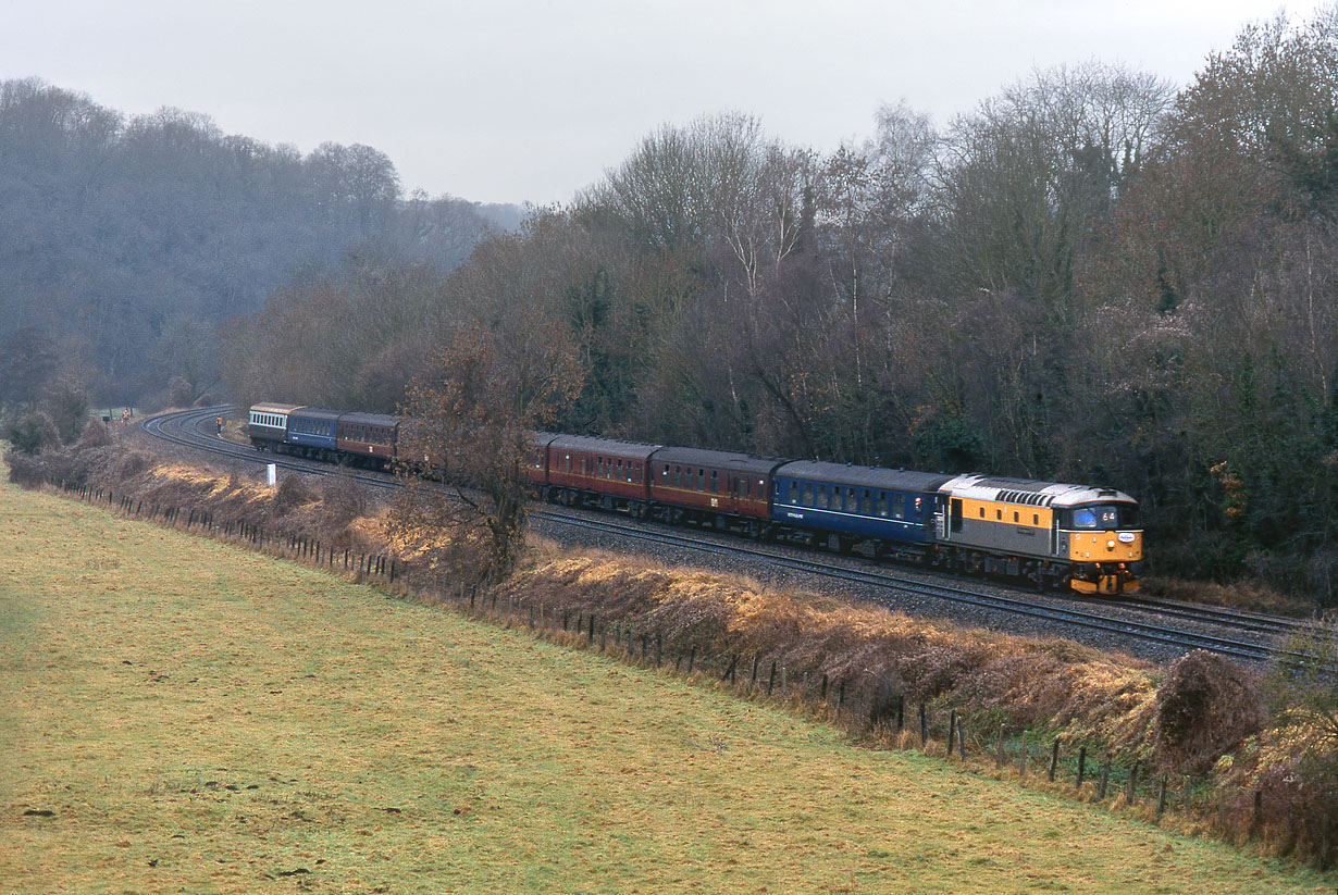 33051 Avoncliff 18 January 1997