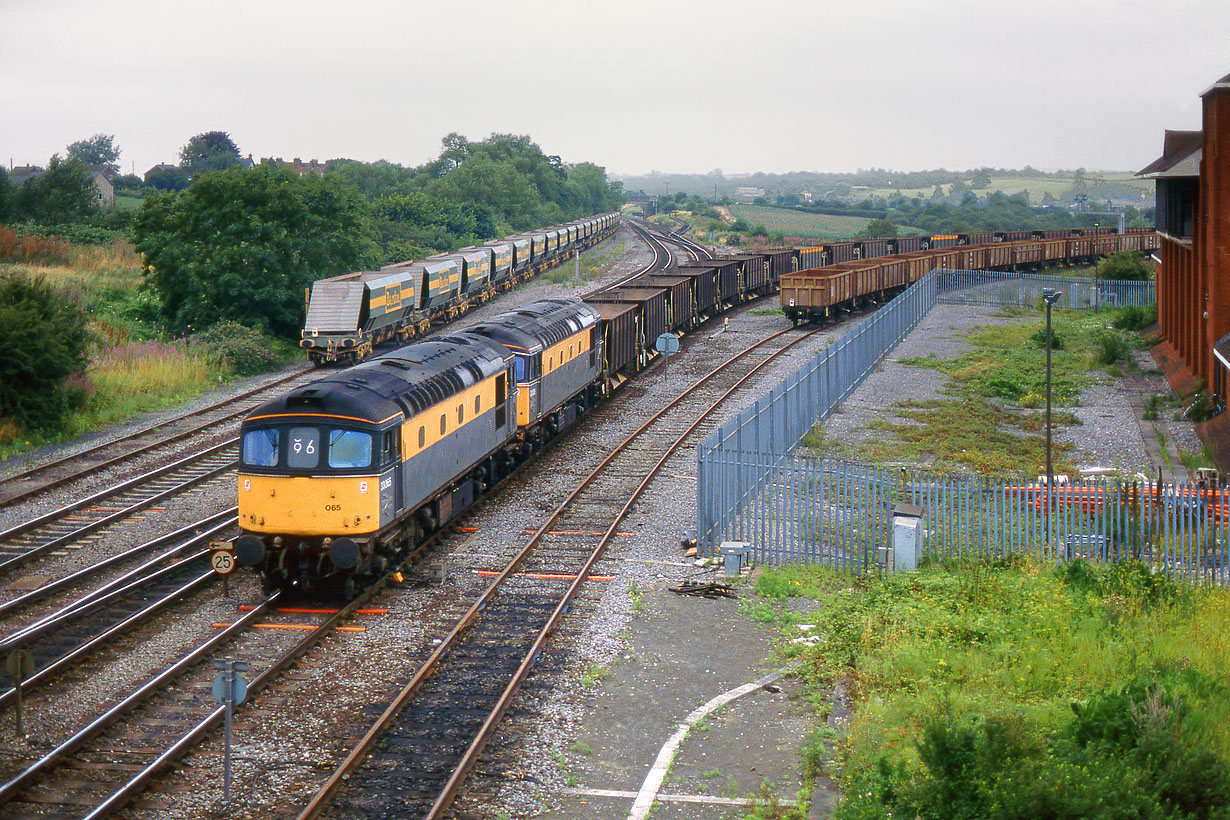 33065 & 33009 Westbury 5 August 1991
