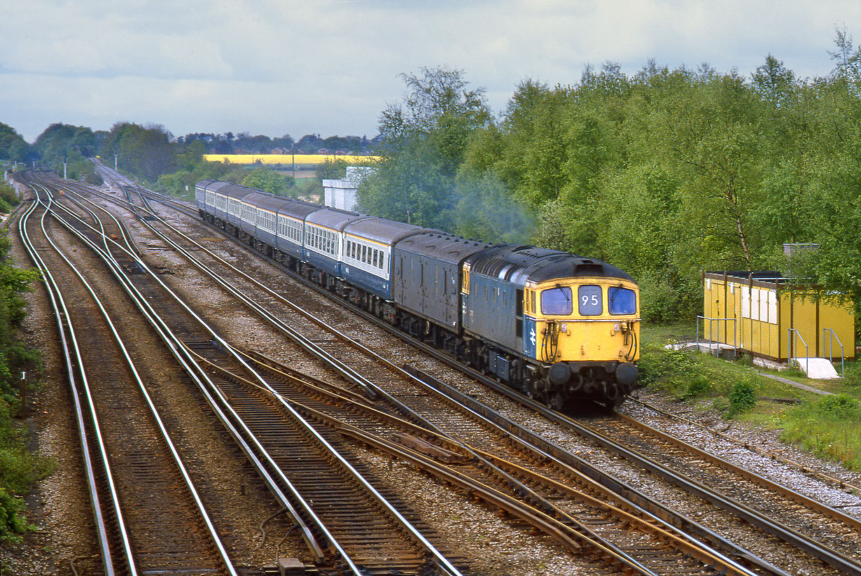 33101 Worting Junction 24 May 1986