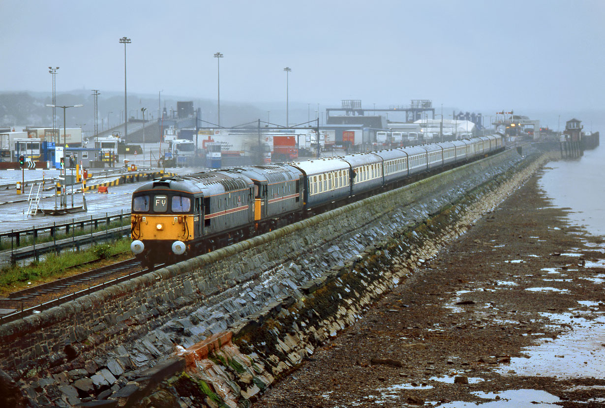 33108 & 33021 Stranraer 18 May 2002