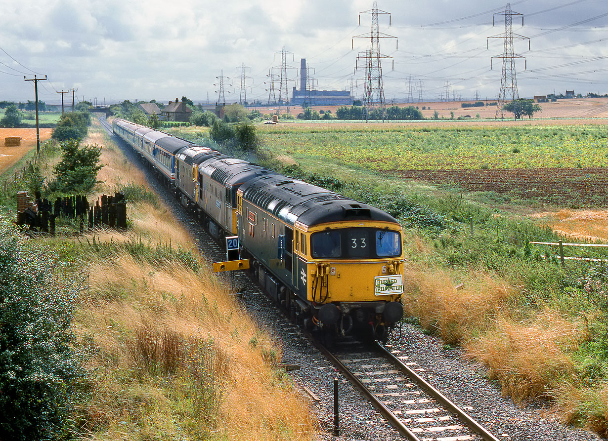 33112, 33051 & 33209 High Halstow 3 September 1988