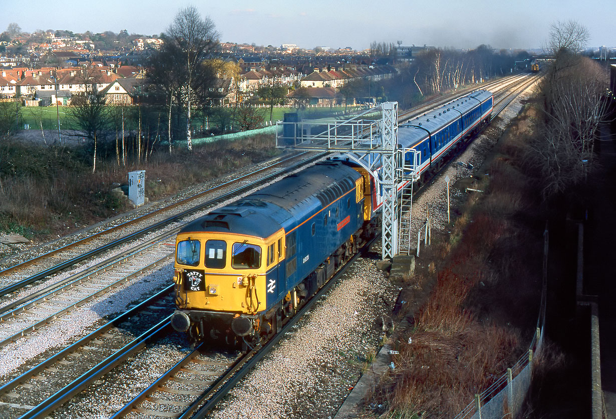 33116 Raynes Park 4 March 1995