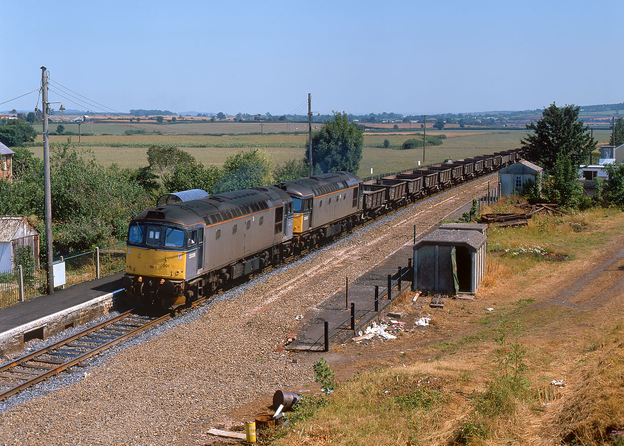 33201 & 33002 Newton St Cyres 1 August 1990