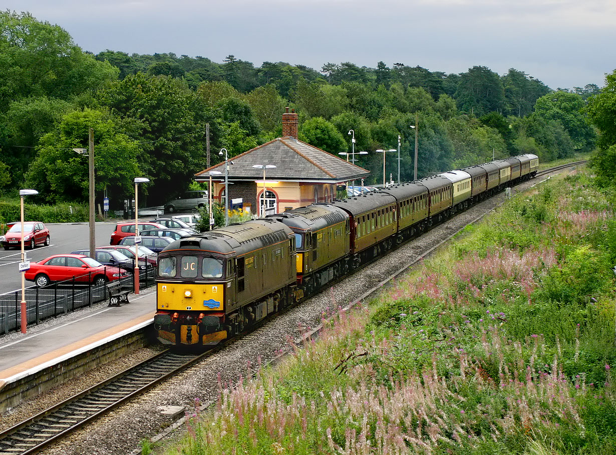 33207 & 33025 Charlbury 23 August 2008