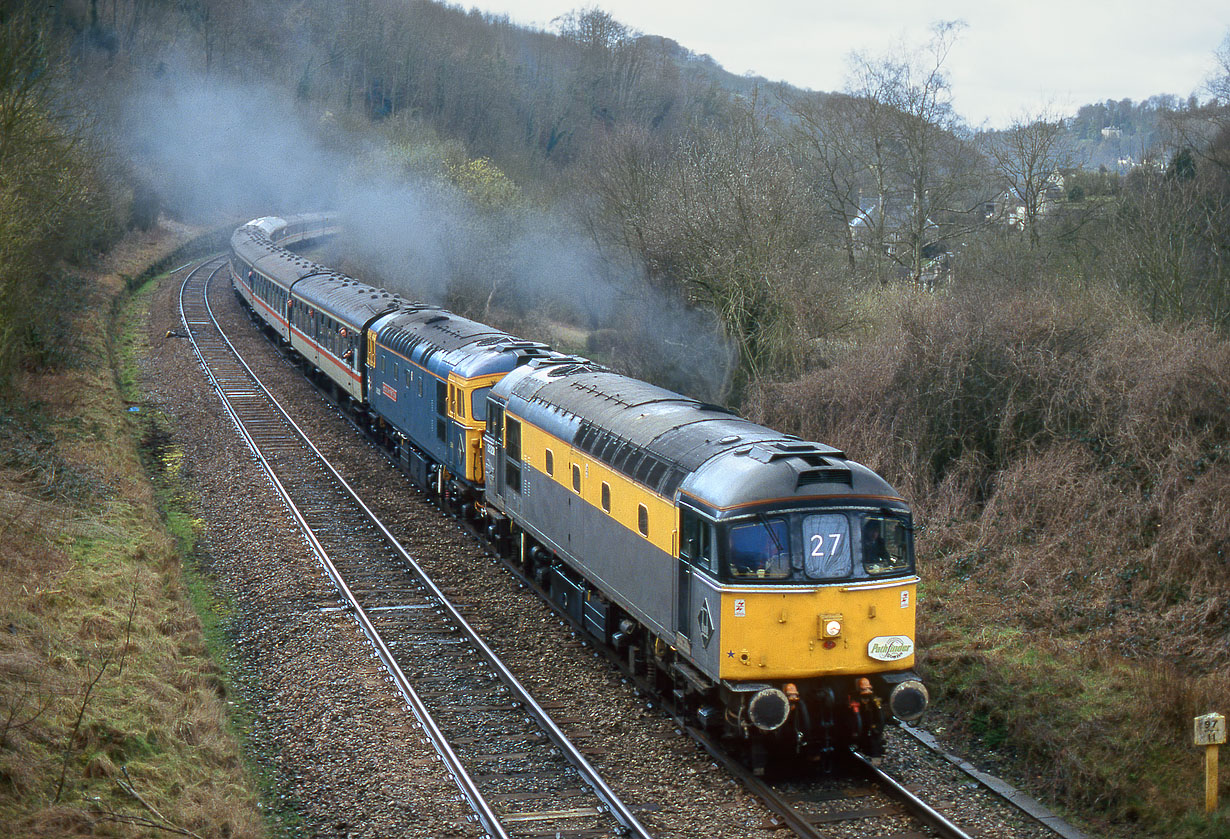 33208 & 33116 Chalford 25 March 1995