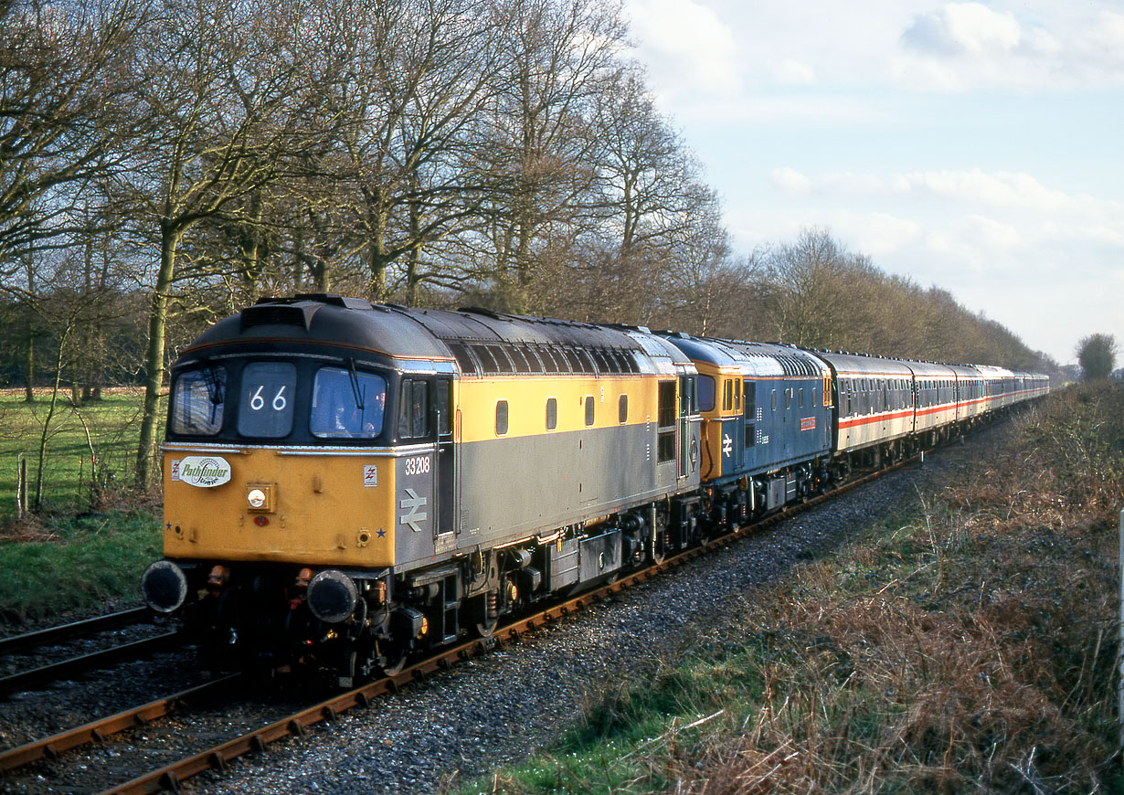 33208 & 33116 Kingsnorth 25 March 1995