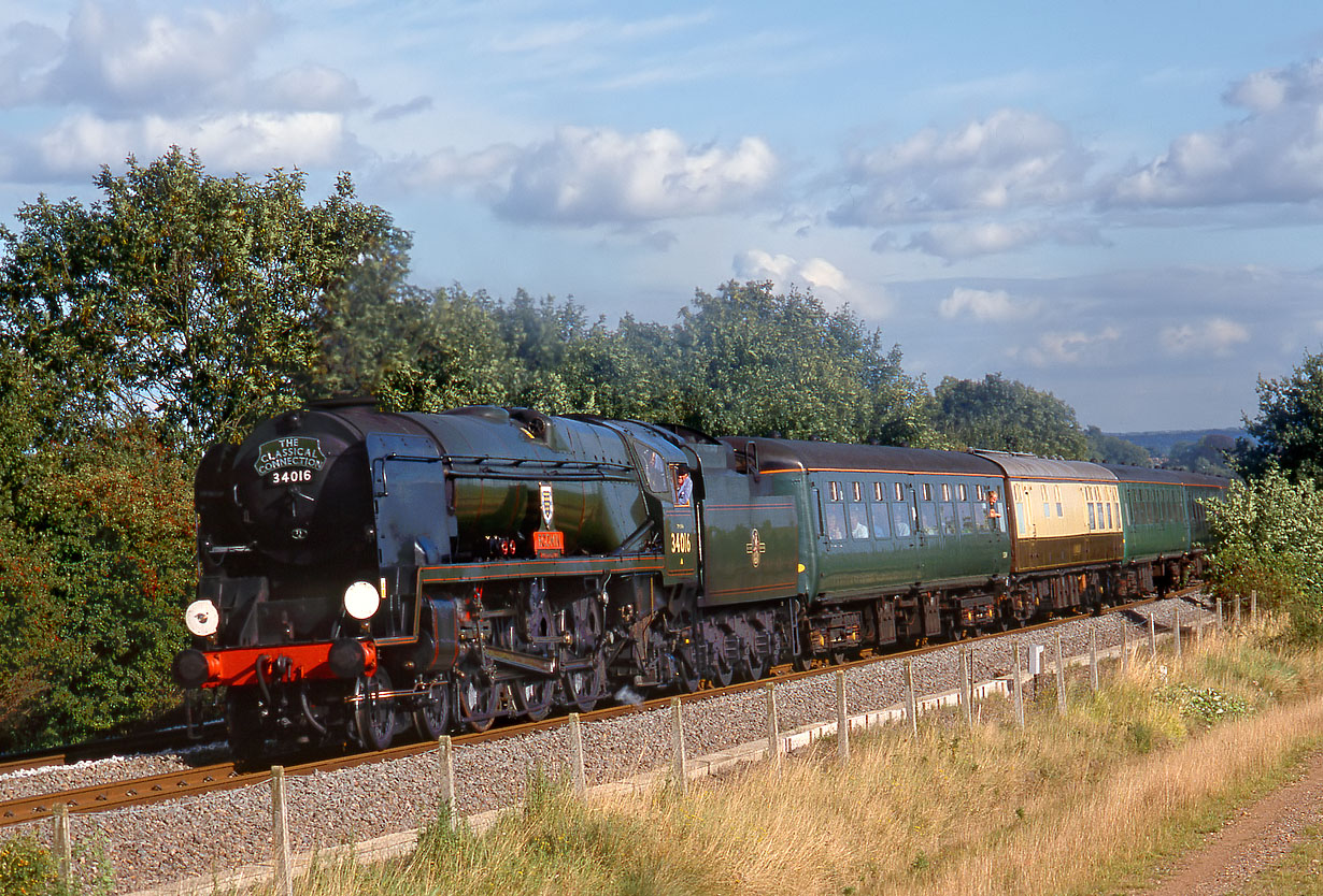 34016 Bishopton 8 September 2001